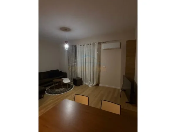 Shqiperi, jepet me qera apartament 2+1+Ballkon Kati 2, 100 m² 1.200 € (Zogu i Zi)
