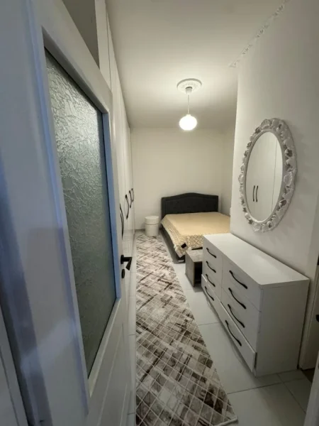 Tirane, jepet me qera apartament 1+1 Kati 1, 60 m² 450 € (qsut)