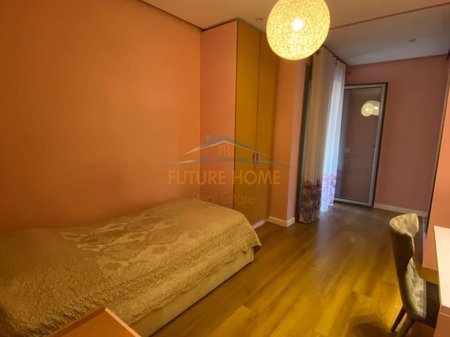 Tirane, jepet me qera apartament 3+1 Kati 3, 125 m² 900 € (Rr Agim Prodani)