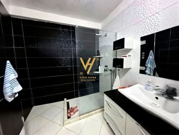 Tirane, jepet me qera apartament 2+1+Ballkon Kati 9, 74 m² 500 € (ASTIR)