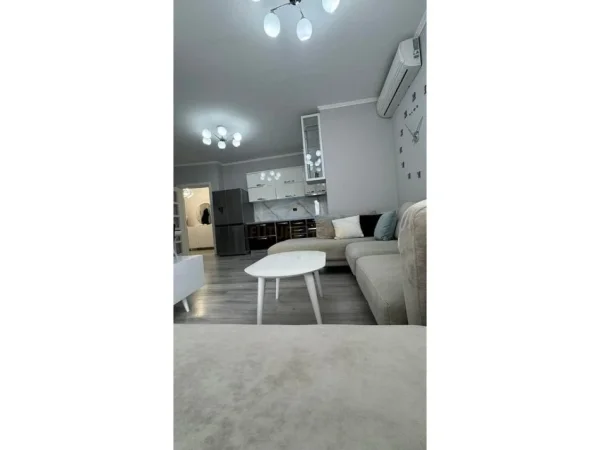 Tirane, jepet me qera apartament 2+1+Ballkon Kati 7, 96 m² 550 € (ASTIR)  UNA63195
