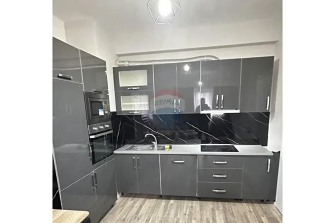 Tirane, jepet me qera apartament 1+1 Kati 1, 73 m² 500 € (Rruga Sokrat Miho)
