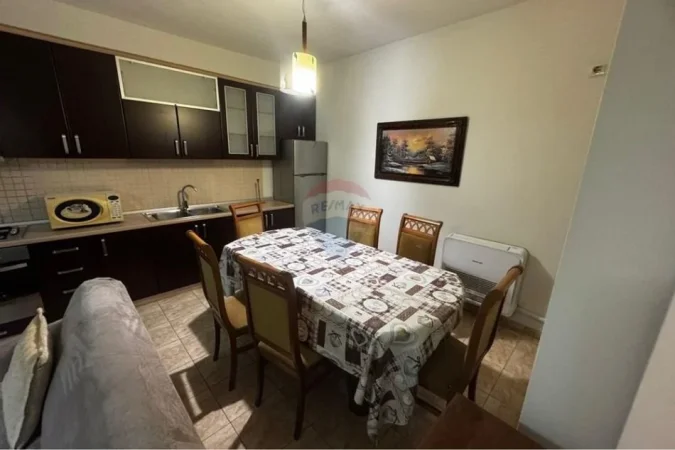 Tirane, jepet me qera apartament 2+1 Kati 3, 120 m² 550 € (Rruga Shkelqim Fusha)