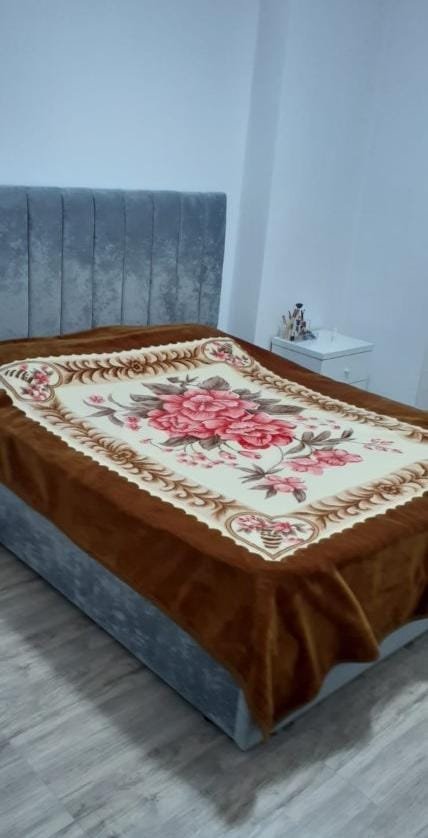 Tirane, jepet me qera apartament 1+1+Ballkon Kati 5, 600 m² 600 € (AMERIKAN 2)