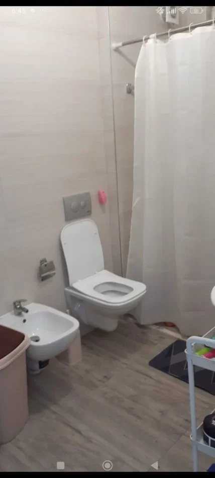 Tirane, jepet me qera apartament 1+1+Ballkon Kati 5, 600 m² 600 € (AMERIKAN 2)