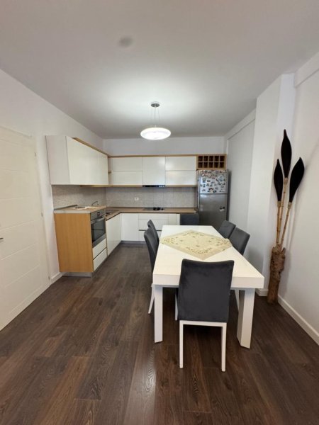 Tirane, jepet me qera apartament 2+1 Kati 7, 96 m² 60 000 Leke  (Jo agjensi)