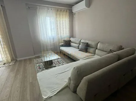 Tirane, jepet me qera apartament 2+1 Kati 4, 105 m² 450 € 