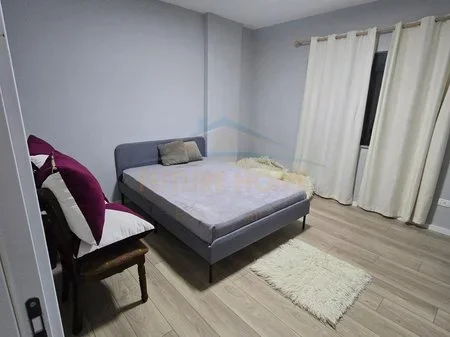 Tirane, jepet me qera apartament 2+1 Kati 4, 105 m² 450 € 