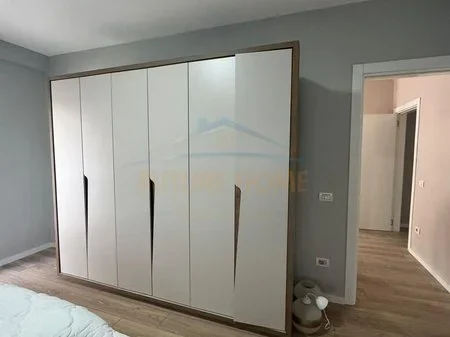 Tirane, jepet me qera apartament 2+1 Kati 4, 105 m² 450 € 