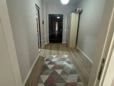 Tirane, jepet me qera apartament 2+1 Kati 4, 105 m² 450 € 
