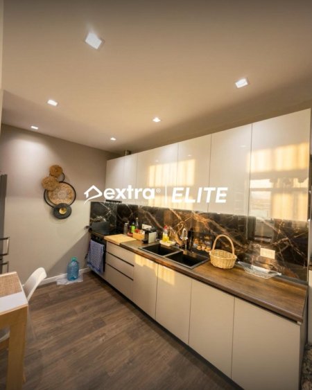 Tirane, shitet apartament 1+1+Ballkon Kati 9, 57 m² (Rruga Petro Nini Luarasi)