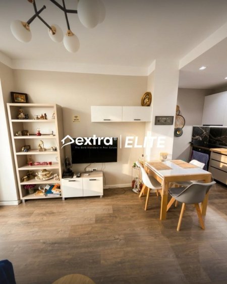 Tirane, shitet apartament 1+1+Ballkon Kati 9, 57 m² (Rruga Petro Nini Luarasi)