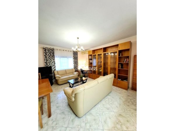 Tirane, jepet me qera apartament 1+1+Ballkon Kati 3, 65 m² 550 € (Komuna e Parisit)