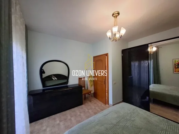 Tirane, jepet me qera apartament 1+1+Ballkon Kati 3, 65 m² 550 € (Komuna e Parisit)