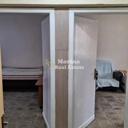 Tirane, jepet me qera apartament 1+1 Kati 3, 45 m² 280 € (Medrese)