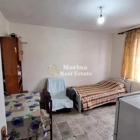 Tirane, jepet me qera apartament 1+1 Kati 3, 45 m² 280 € (Medrese)