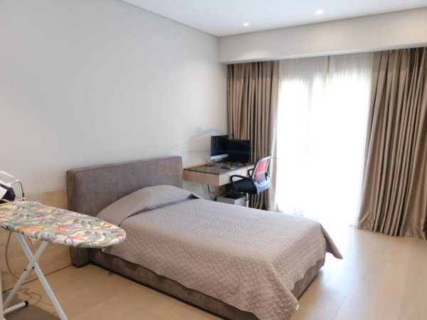 Tirane, shitet apartament duplex 3+1 Kati 11, 356 m² 900.000 € 