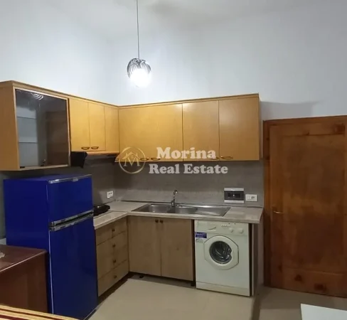Tirane, jepet me qera garsonier 1+1 Kati 1, 40 m² 330 € (Shkoze)