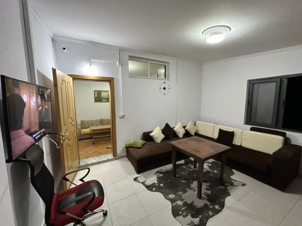 Durres jepet me qera shtepi 1+1+Aneks Kati 1, (Rruga Stefaniaka)