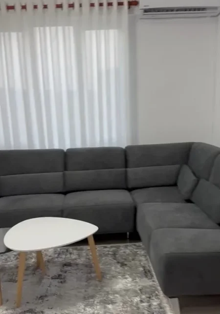 Tirane, jepet me qera apartament 2+1+Ballkon Kati 5, 87 m² 650 € (Rr. Dritan Hoxha, pranë Universitetit ZKM)