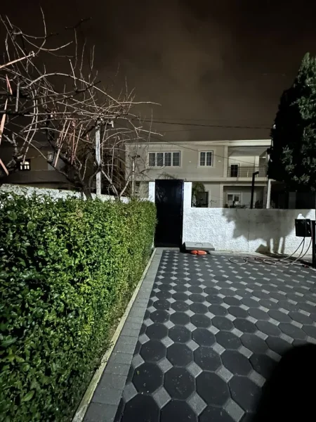 Durres, jepet me qera shtepi 1+1+Aneks Kati 1, (Rruga Stefaniaka)