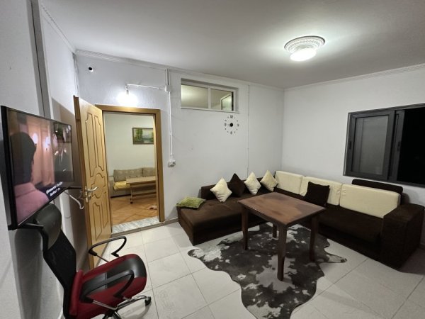 Durres, jepet me qera shtepi 1+1+Aneks Kati 1, (Rruga Stefaniaka)