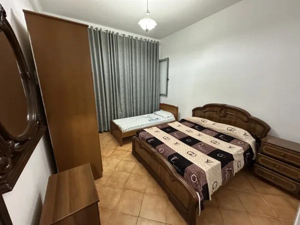 Durres, jepet me qera shtepi 1+1+Aneks Kati 1, (Rruga Stefaniaka)