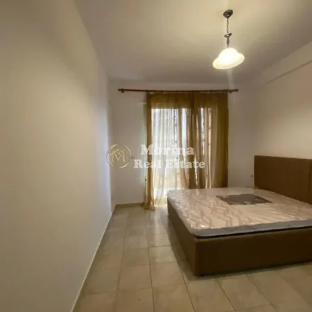 Tirane, jepet me qera apartament 2+1 Kati 3, 95 m² 650 € (Selvia)