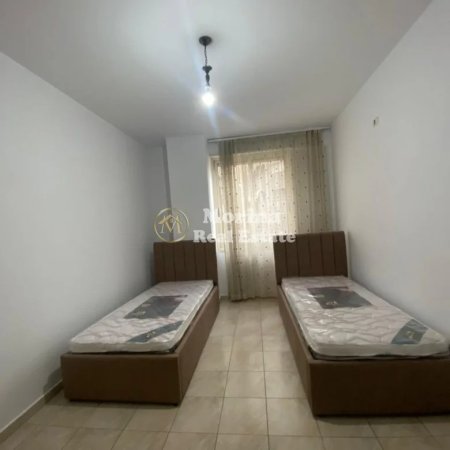 Tirane, jepet me qera apartament 2+1 Kati 3, 95 m² 650 € (Selvia)
