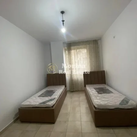 Tirane, jepet me qera apartament 2+1 Kati 3, 95 m² 650 € (Selvia)