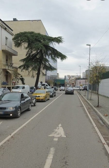 Jepet me Qira Apartament 2+1 i mobiluar prane SPAK tek Stacioni i Trenit , 500 €URO