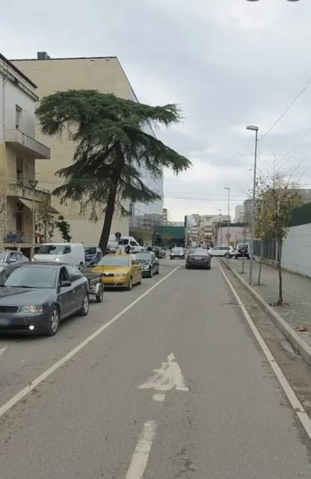 Jepet me Qira Apartament 2+1 i mobiluar prane SPAK tek Stacioni i Trenit , 500 €URO