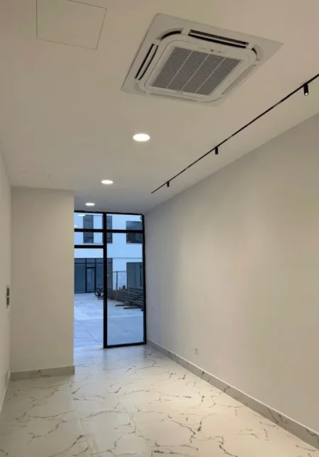 Tirane, jap me qera ambjent biznesi Kati 0, 38 m² 900 € (Rruga Mine Peza, Donika Center)