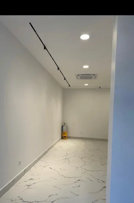 Tirane, jap me qera ambjent biznesi Kati 0, 38 m² 900 € (Rruga Mine Peza, Donika Center)