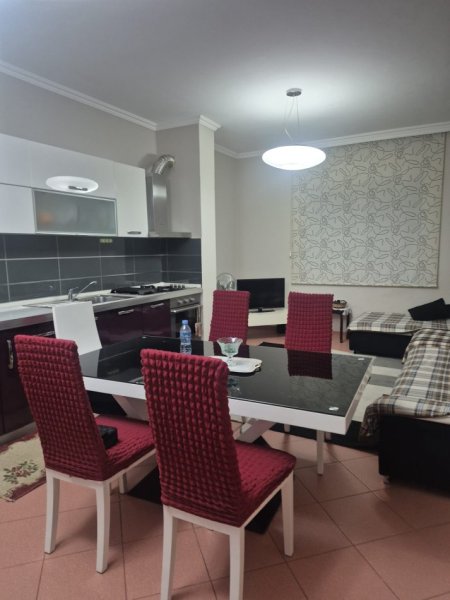 Tirane, jepet me qera apartament 2+1+Ballkon Kati 4, 79 m² 450 € (Fresk)