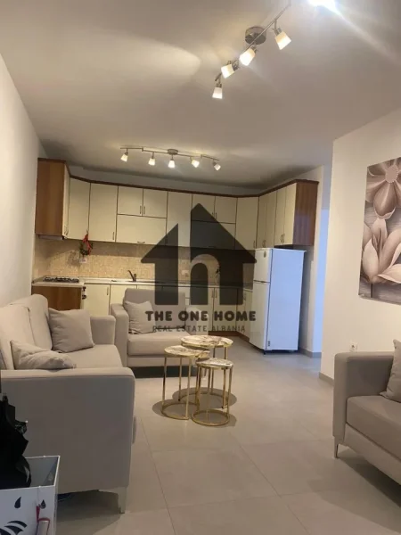 Tirane, jepet me qera apartament 2+1+Ballkon Kati 3, 99 m² 650 € (Myslym Shyre)