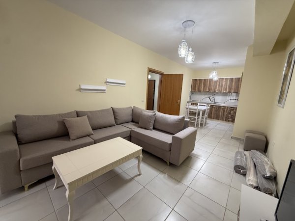 Jepet me qera apartament ne Astir prane Spar  1+1+Ballkon Kati 3, 82 m² 450 € (Astir)