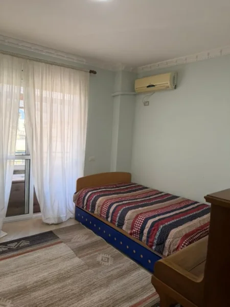 Tirane, jepet me qera apartament 2+1+Aneks+Ballkon Kati 7, 120 m² 500 € (Rruga Mikel Maruli, prane Bar Bohem)