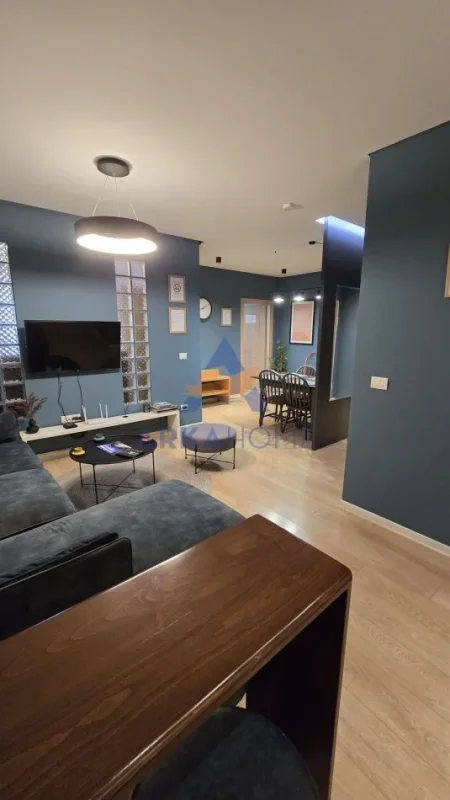 Tirane, jap me qera apartament 2+1+Ballkon Kati 1, 75 m² 1.700 € 