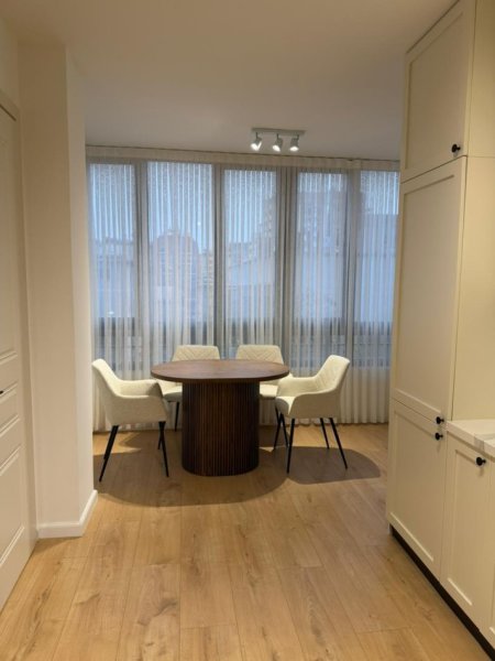 Tirane, jepet me qera apartament 1+1+Ballkon Kati 4, 87 m² 1.200 € (Garda)