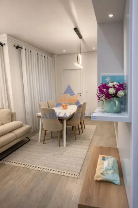 SHITET APARTAMENT 1+1+BALLKON "PRANE GOLDEN PARK AMERIKAN 3" 14000000 LEKE