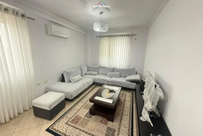 Tirane, jepet me qera apartament 2+1 Kati 7, 90 m² 720 € (Rruga Jordan Misja)