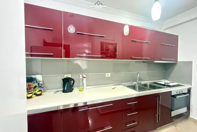 Tirane, jepet me qera apartament 2+1 Kati 7, 90 m² 720 € (Rruga Jordan Misja)