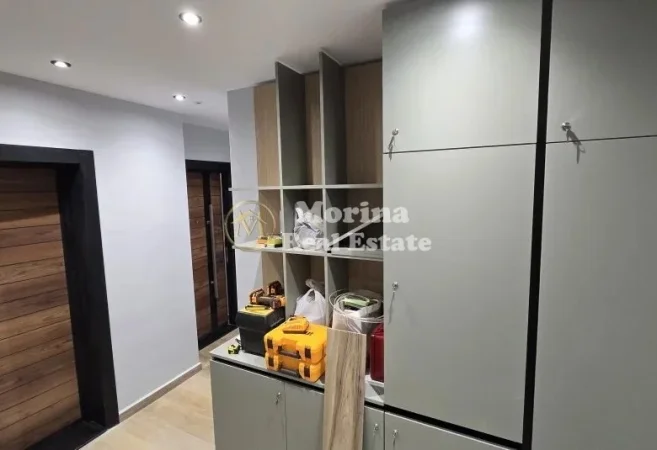 Tirane, shiten 3 garsoniere Kati 4, 84 m² 255.000 € (Mine Peza)