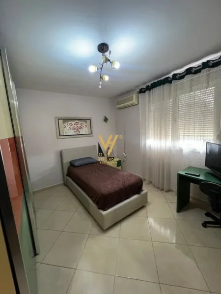 Tirane, jepet me qera apartament 3+1+Ballkon Kati 6, 140 m² 600 € (21 DHJETORI)