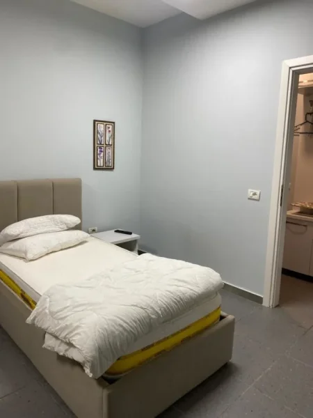 Tirane, jepet me qera garsonier Kati 2, 35 m² 500 € i diskutueshëm (Rruga e Kavajës)