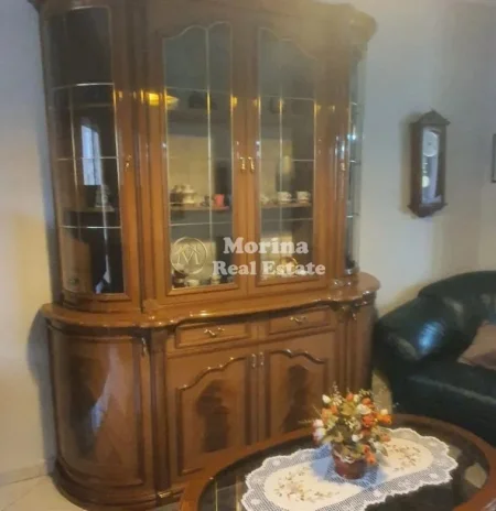 Tirane, jepet me qera Vile 3+1 Kati 3, 100 m² 600 € (Brryli)