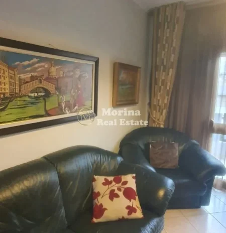 Tirane, jepet me qera Vile 3+1 Kati 3, 100 m² 600 € (Brryli)