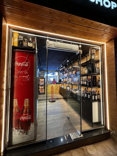 Tirane, shes ambjent biznesi Kati 0, 15 m² (Bllok)