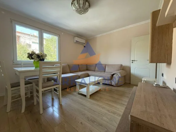 Tirane, shitet apartament 2+1+Ballkon Kati 1, 90 m² 160.000 € 